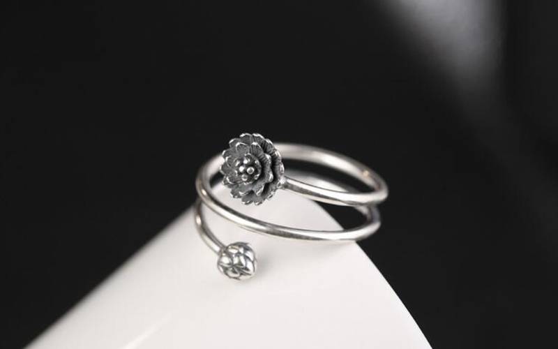 Lotus Flower New products Promotions 925 Sterling Silver Lotus Rings Creative Flower Simple Fashion Jewelry For Women VRS2307 Lotus Flower New products Promotions 925 Sterling Silver Lotus Rings Creative Flower Simple Fashion Jewelry For Women VRS2307 Ring Size : Resizable